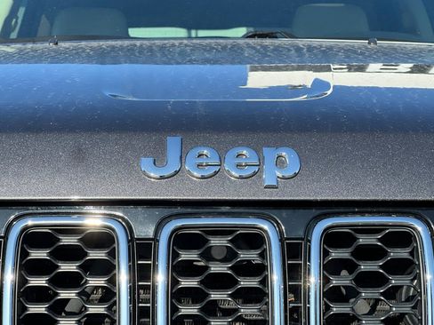 Used 2018 Jeep Grand Cherokee Limited w/ Luxury Group II AWD/4WD image 40