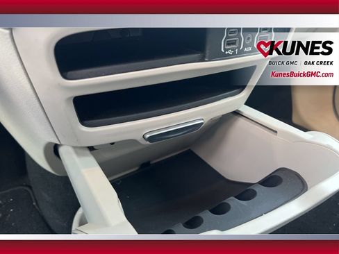 Used 2024 Chrysler Pacifica Touring-L FWD image 29