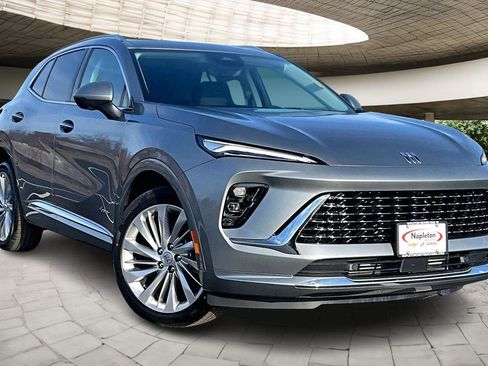 New 2026 Buick Envision Avenir image 2