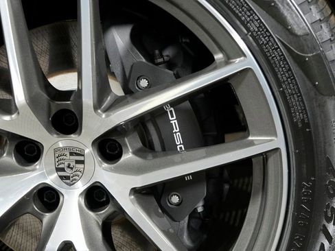 New 2026 Porsche Macan image 38