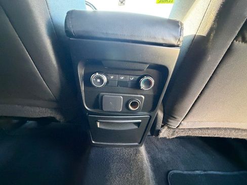Used 2017 Ford Flex SE FWD image 20
