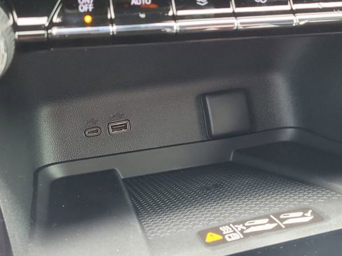 New 2026 Chevrolet Traverse LT w/ Midnight/Sport Edition FWD image 31