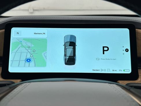 Used 2026 Rivian R1S Premium image 29