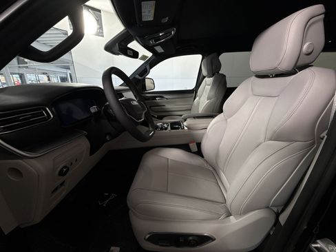 New 2026 Jeep Grand Wagoneer L 4WD w/ Premium Group I image 13