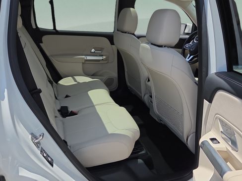 Used 2023 Mercedes-Benz GLB 250 image 15