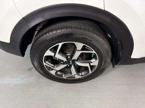 Used 2022 Kia Sportage LX image 10