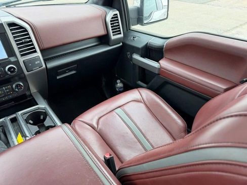 Used 2019 Ford F150 Platinum w/ Equipment Group 701A Luxury AWD/4WD image 16