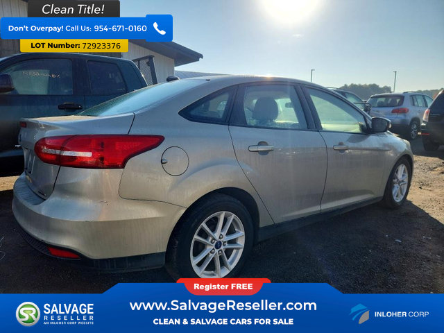 Used 2015 Ford Focus SE FWD image 4