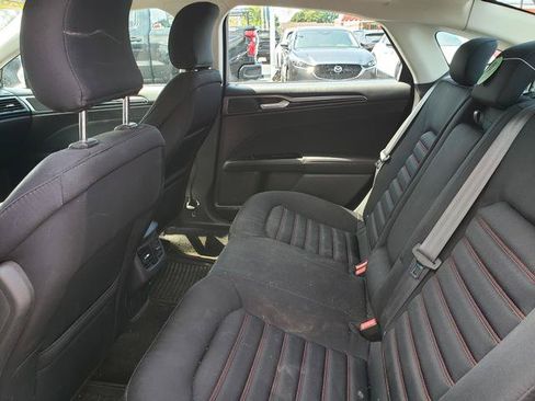 Used 2016 Ford Fusion SE FWD image 12