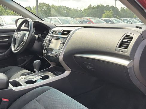 Used 2015 Nissan Altima 2.5 SV w/ Convenience Package FWD image 18