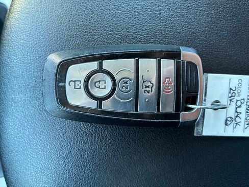 Used 2022 Ford Edge Titanium AWD/4WD image 35