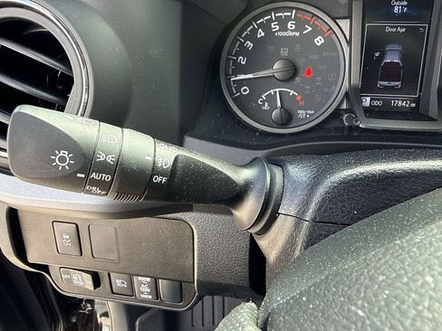 Used 2022 Toyota Tacoma TRD Sport w/ TRD Premium Sport Package RWD image 28
