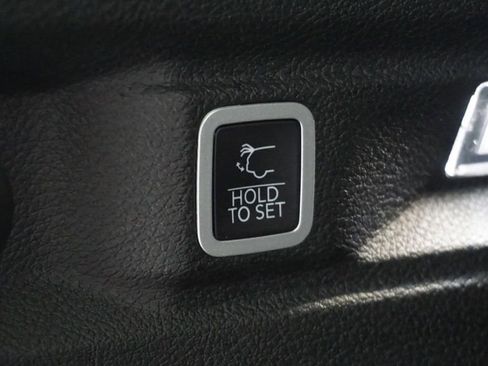 Certified 2023 Jeep Grand Cherokee L Laredo image 22