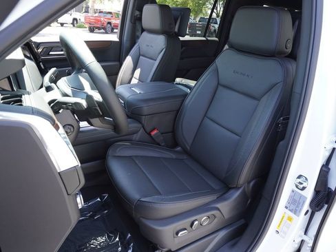New 2026 GMC Yukon XL Denali w/ Advanced Technology Package AWD/4WD image 15