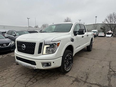 Used 2019 Nissan Titan PRO-4X w/ Pro-4x Convenience Package image 1