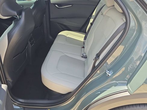 New 2026 Kia Niro EX FWD image 16