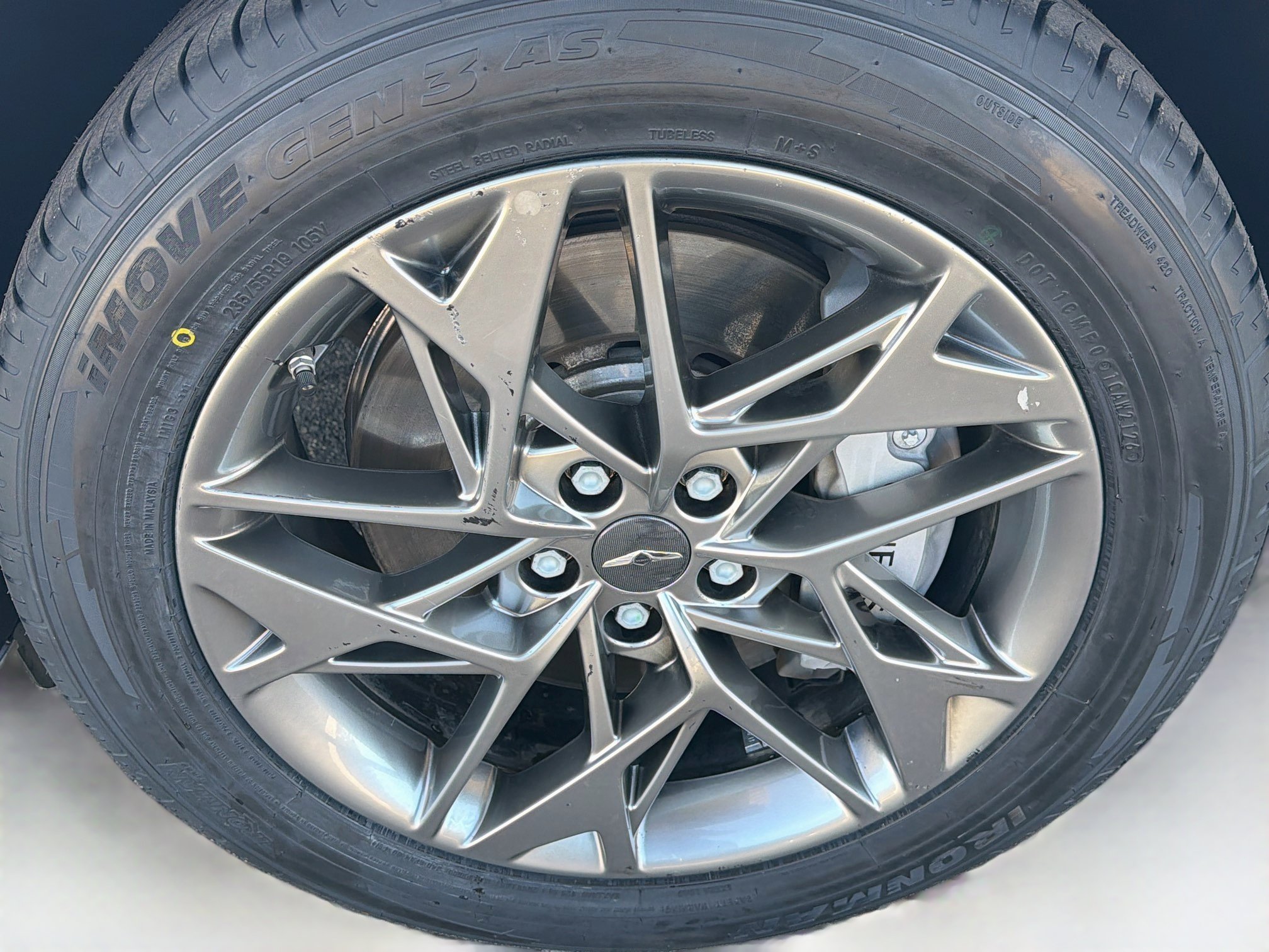 Used 2025 Genesis GV70 2.5T AWD/4WD image 11