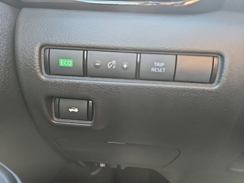 Used 2022 Nissan Sentra SV w/ Trunk Package image 14