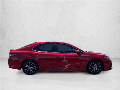 Used 2023 Toyota Camry SE w/ Audio Upgrade Package FWD image 4