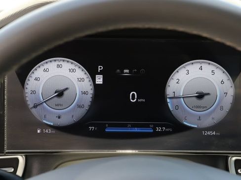 Used 2025 Hyundai Elantra SEL FWD image 25