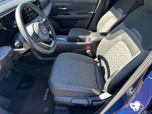 Used 2026 Nissan Kicks SV image 9
