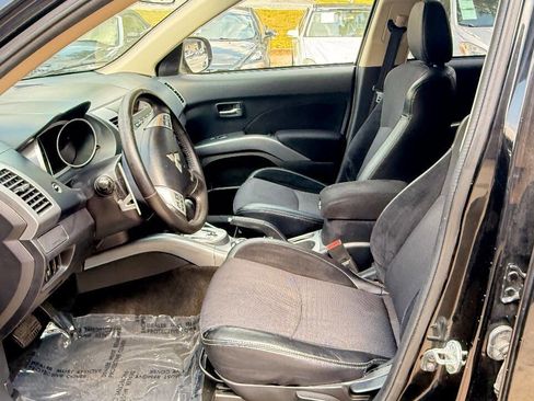 Used 2013 Mitsubishi Outlander SE image 31