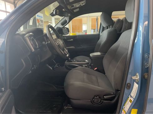 Used 2019 Toyota Tacoma TRD Off-Road AWD/4WD image 25