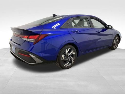 Certified 2025 Hyundai Elantra Sport image 5