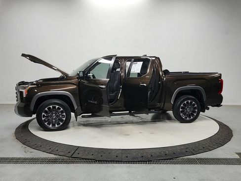 Used 2024 Toyota Tundra Limited w/ Power Package AWD/4WD image 12
