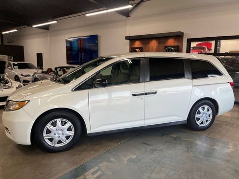 Used 2014 Honda Odyssey LX image 4