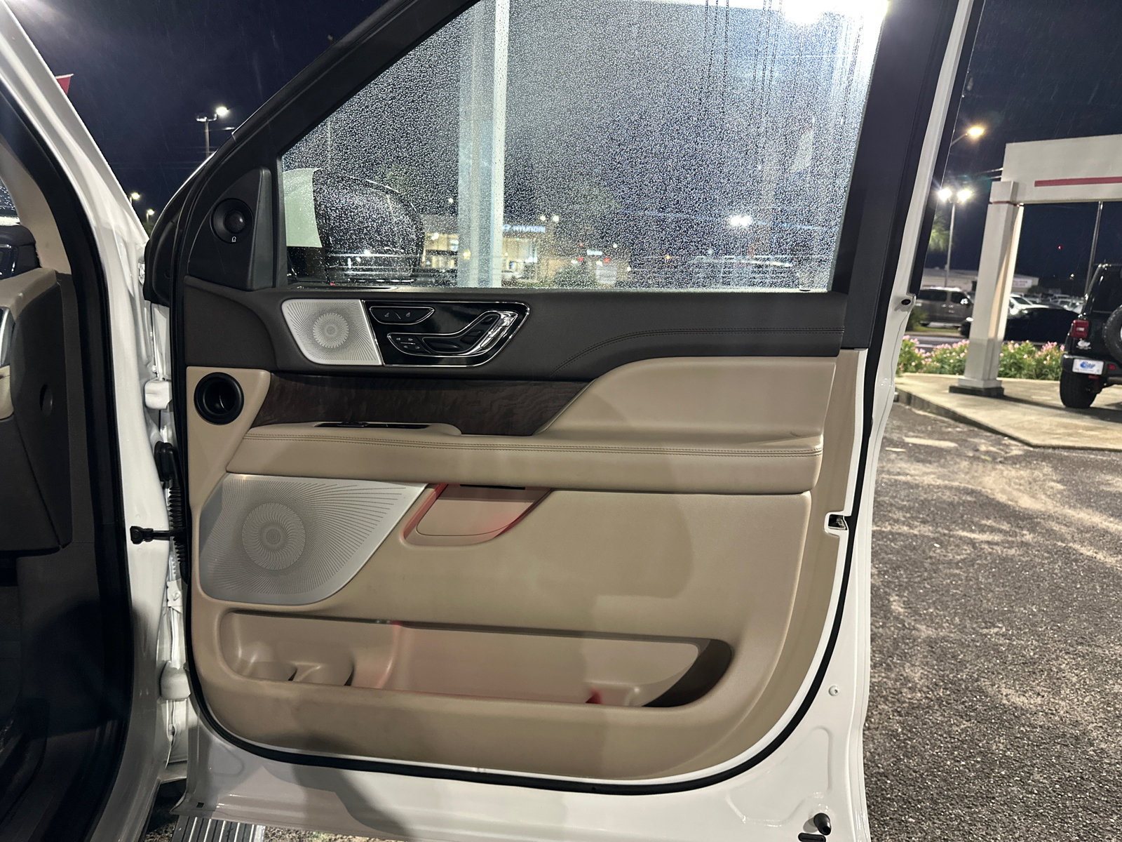 Used 2022 Lincoln Navigator Reserve AWD/4WD image 20