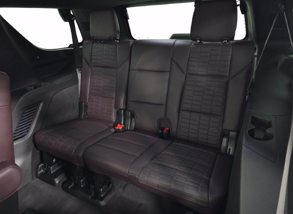 Used 2024 Cadillac Escalade Sport Platinum w/ LPO, ONYX Package AWD/4WD image 41