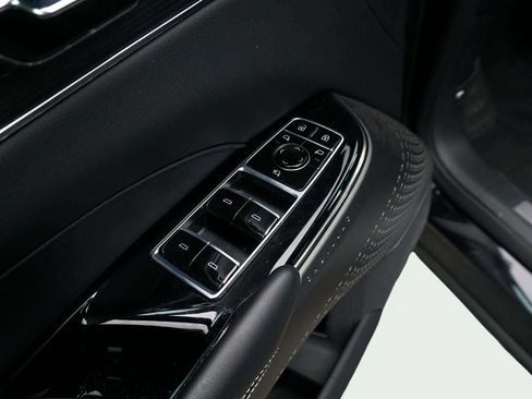 Used 2024 Cadillac Lyriq Luxury RWD image 16