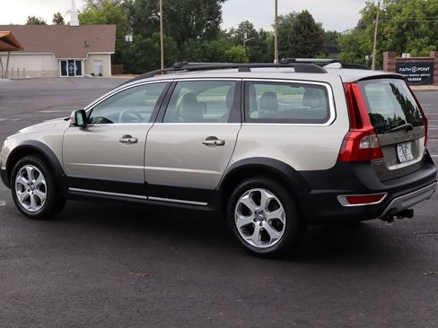 Used 2011 Volvo XC70 T6 image 8