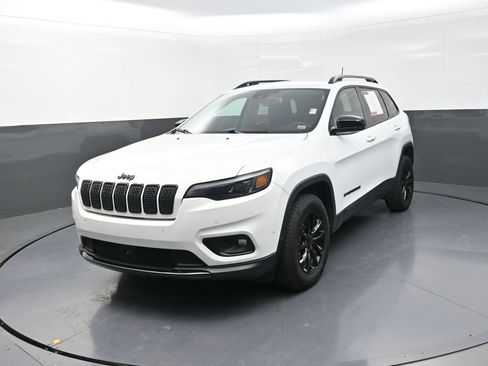 Used 2023 Jeep Cherokee Altitude Lux image 4