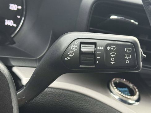 Used 2022 Ford Explorer XLT image 22