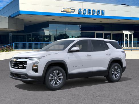 New 2026 Chevrolet Equinox LT w/ Convenience Package II FWD image 2