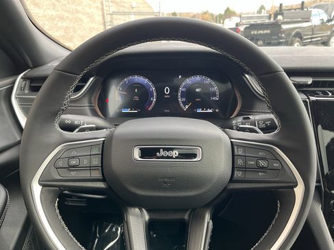 New 2026 Jeep Grand Cherokee Laredo image 12