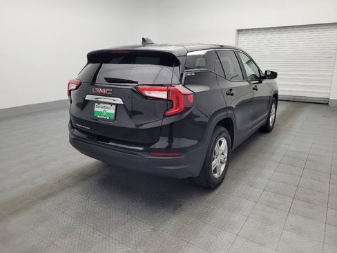 Used 2024 GMC Terrain SLE image 9