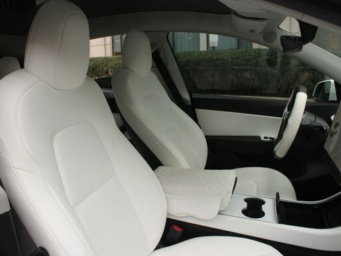 Used 2021 Tesla Model Y Long Range AWD/4WD image 21