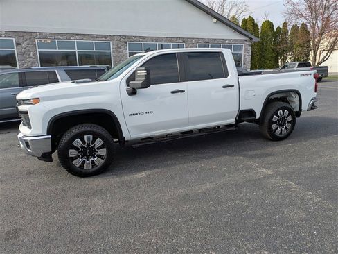 Used 2024 Chevrolet Silverado 2500 W/T w/ WT Fleet Convenience Package AWD/4WD image 3