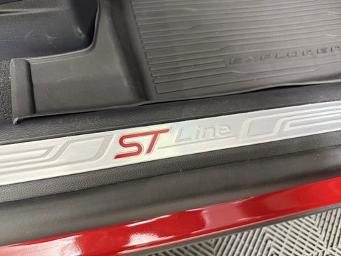 New 2025 Ford Explorer ST-Line w/ Premium Package image 29