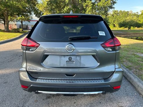 Used 2018 Nissan Rogue S FWD image 4