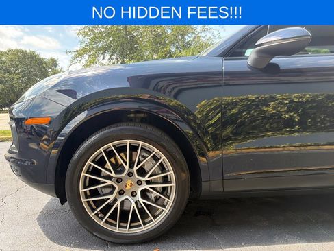 Used 2022 Porsche Cayenne Platinum Edition AWD/4WD image 5