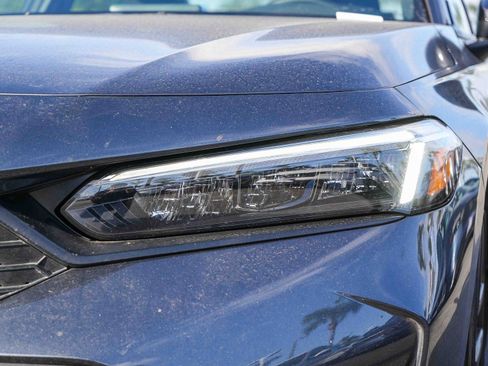 Used 2025 Honda Civic Sport image 4