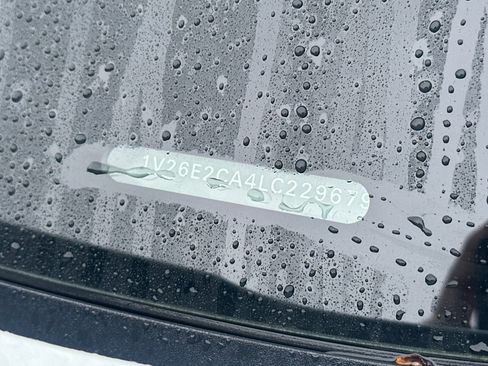 Used 2020 Volkswagen Atlas Cross Sport SE w/ Panoramic Sunroof Package image 8