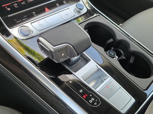 Used 2026 Audi Q8 Premium Plus AWD/4WD image 31
