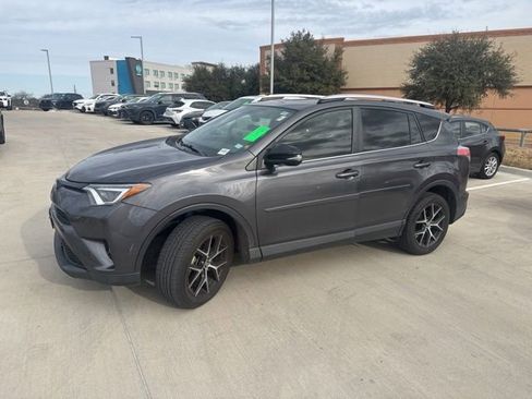 Used 2016 Toyota RAV4 SE image 7