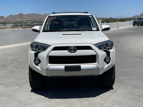 Used 2018 Toyota 4Runner TRD Off-Road Premium AWD/4WD image 2