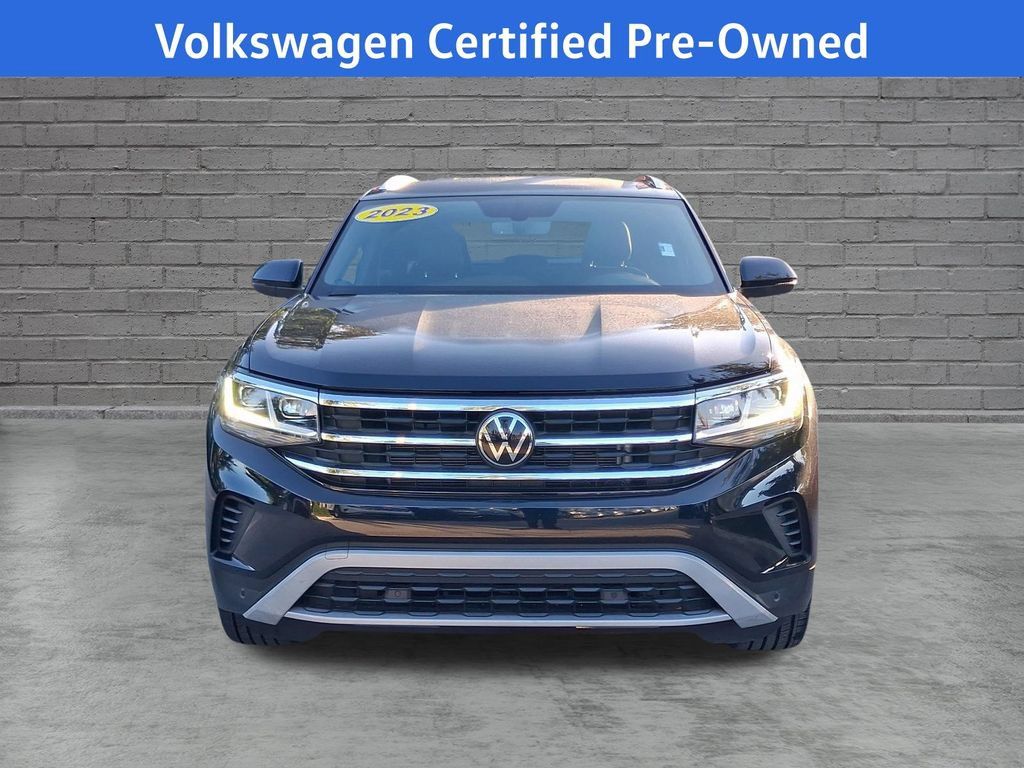 Used 2023 Volkswagen Atlas Cross Sport SE w/ Black Wheel Package FWD image 2